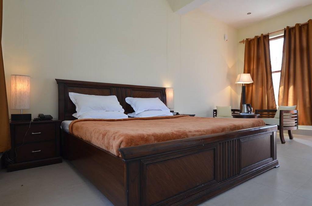 Hotel Deodar Villa Dharamshala Habitación foto